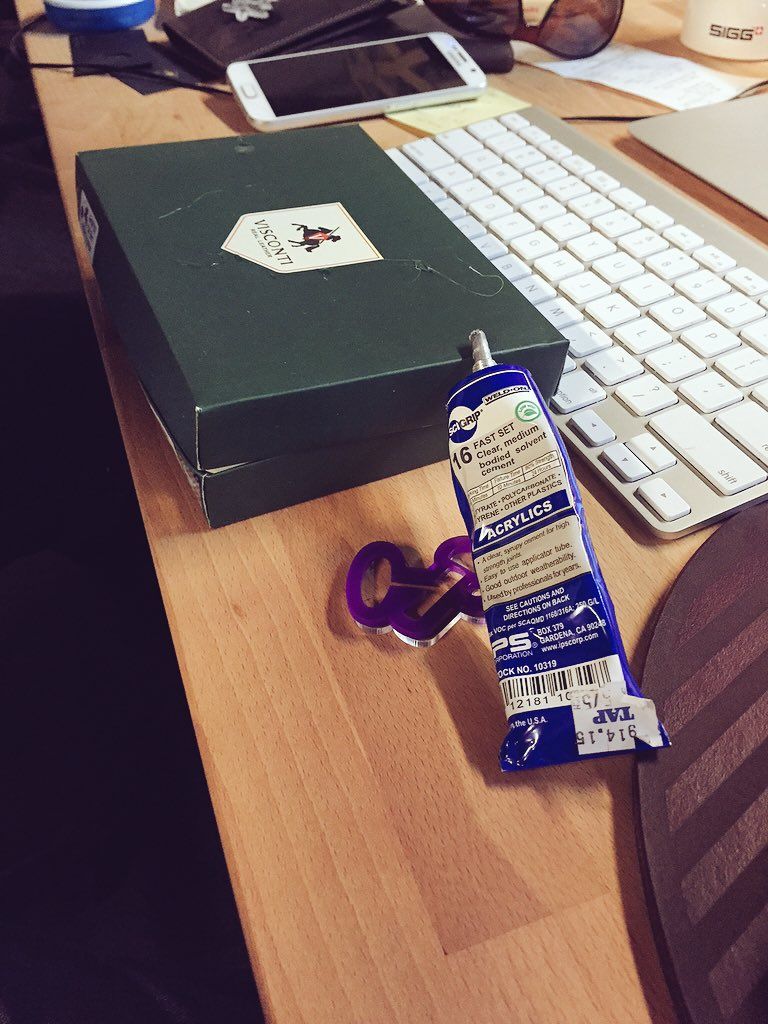 oh my god twitter doesn’t include alt text from images in their API