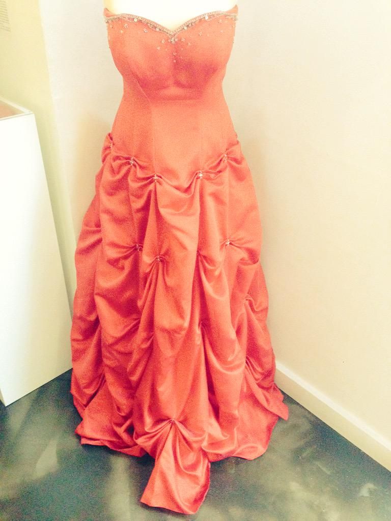 oh my god twitter doesn’t include alt text from images in their API