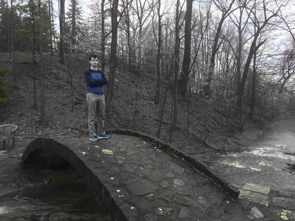 oh my god twitter doesn’t include alt text from images in their API