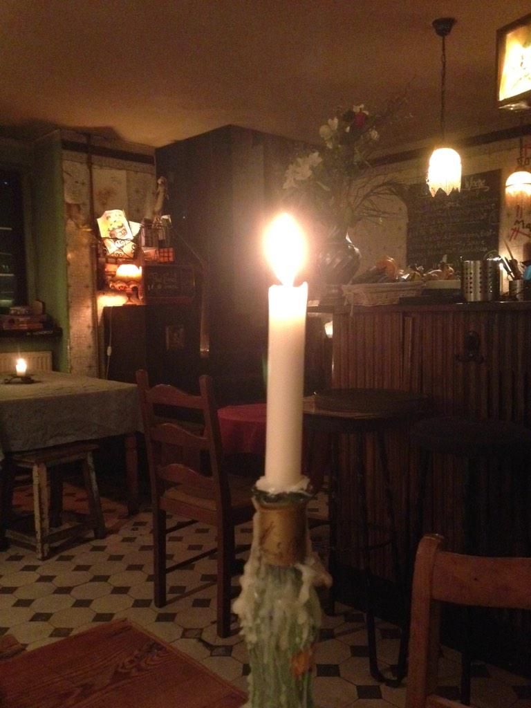 oh my god twitter doesn’t include alt text from images in their API