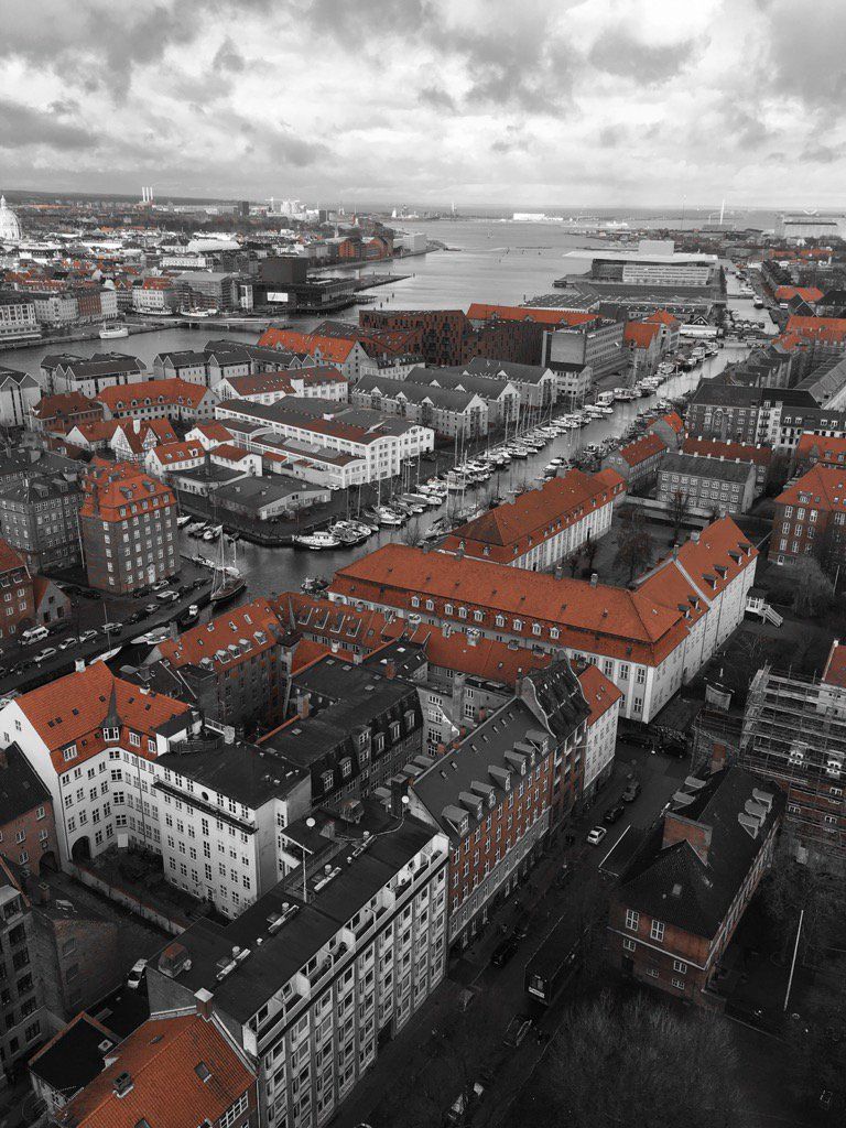 oh my god twitter doesn’t include alt text from images in their API