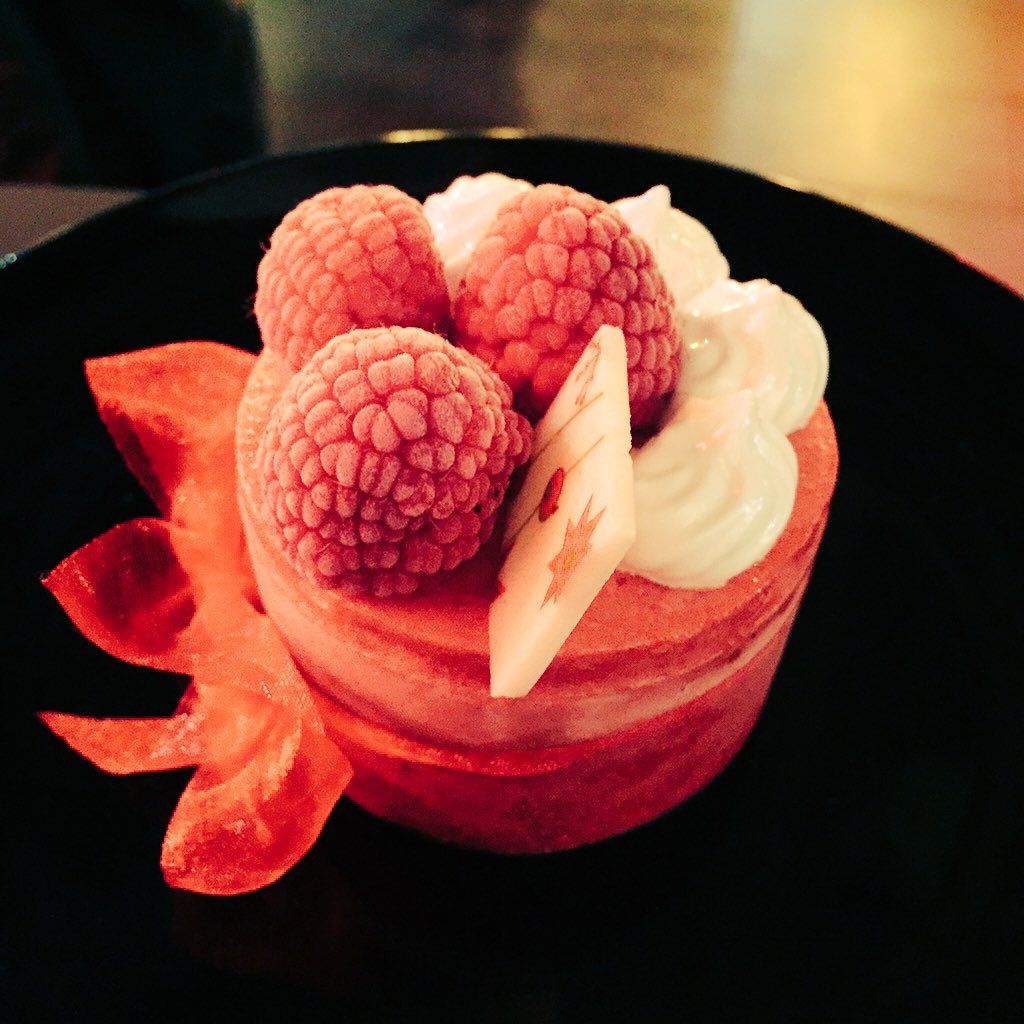 oh my god twitter doesn’t include alt text from images in their API