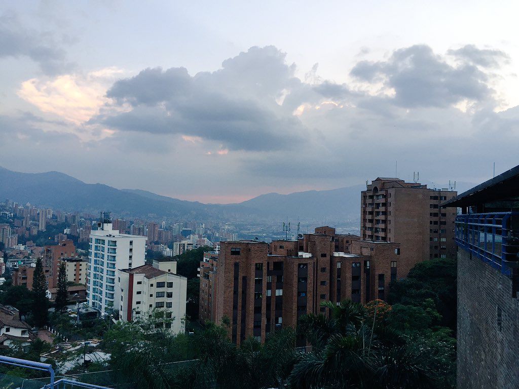 oh my god twitter doesn’t include alt text from images in their API