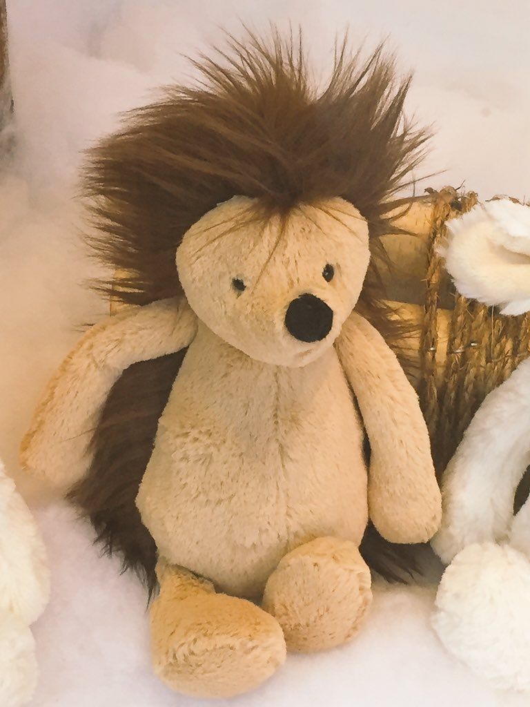 oh my god twitter doesn’t include alt text from images in their API