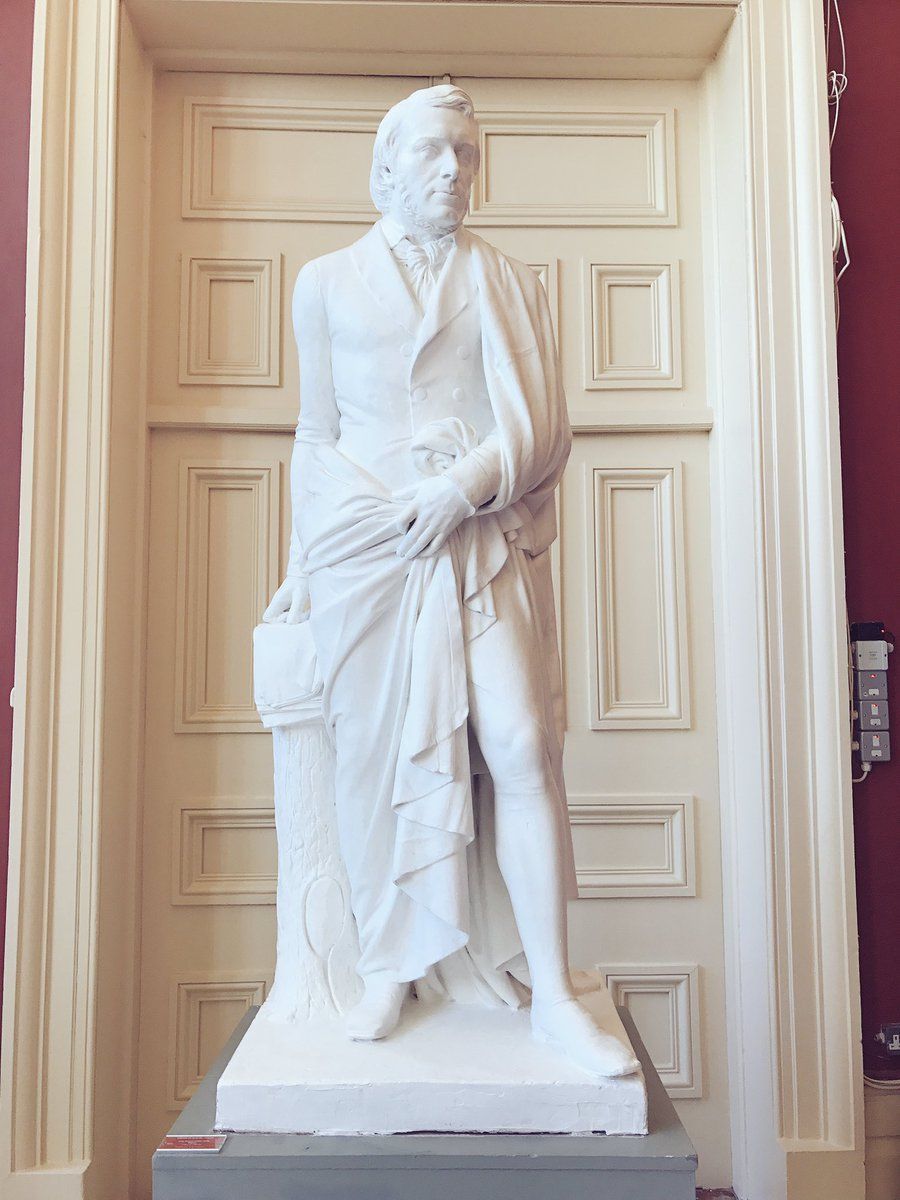 oh my god twitter doesn’t include alt text from images in their API